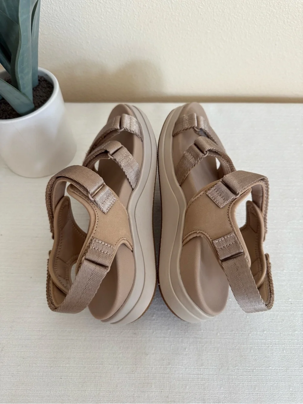 New ABEO Beige Leather Adjustable Strap Comfy Sandals